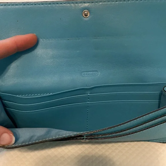 Coach Turquoise Blue Rectangular Vintage Fix-Up Distressed Project Wallet - Picture 10 of 13